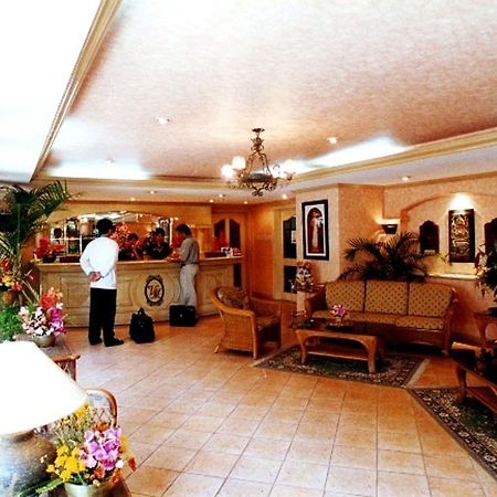 Villa Margarita Hotel Davao City Buitenkant foto