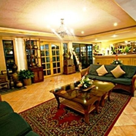 Villa Margarita Hotel Davao City Buitenkant foto