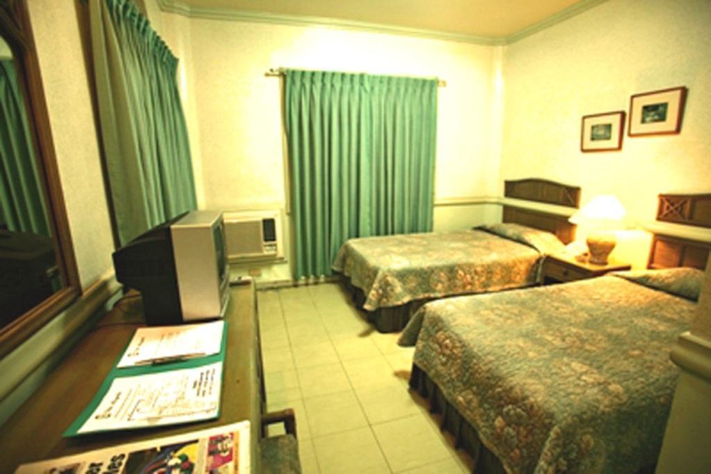 Villa Margarita Hotel Davao City Kamer foto