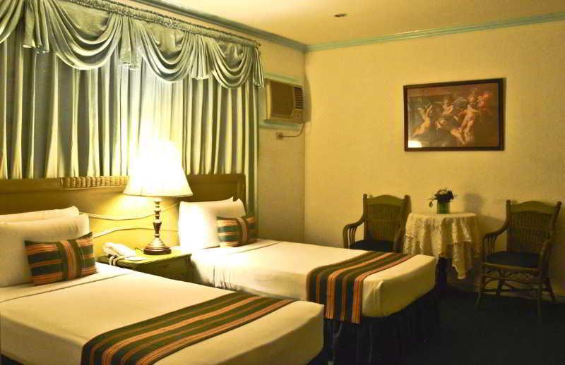 Villa Margarita Hotel Davao City Buitenkant foto