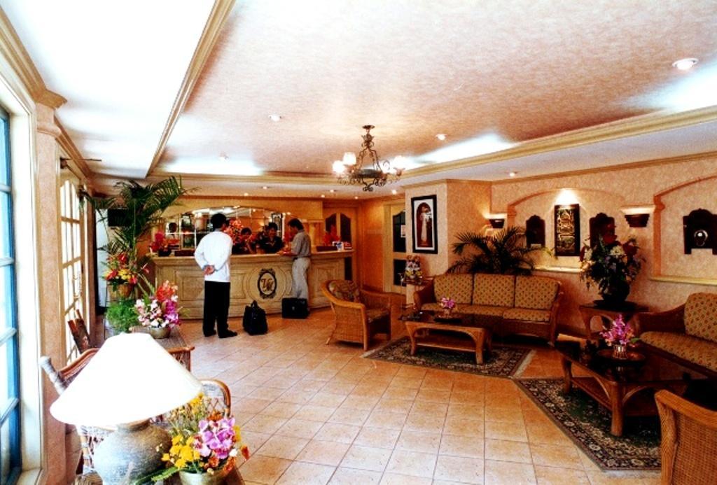 Villa Margarita Hotel Davao City Buitenkant foto